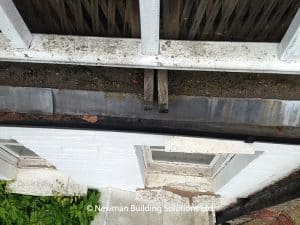 Missing and damaged concrete window sills